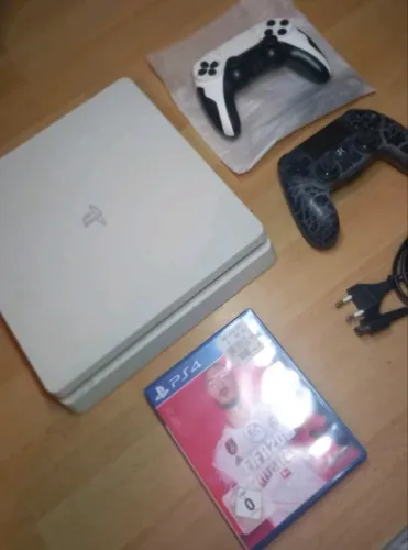 PS4 slim 500gb branco com 2 controles e 1 jogo 