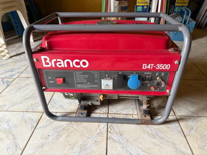 Gerador de Energia Branco B4T-3500 - 3,4 kVA - Bivolt (110V/220V)