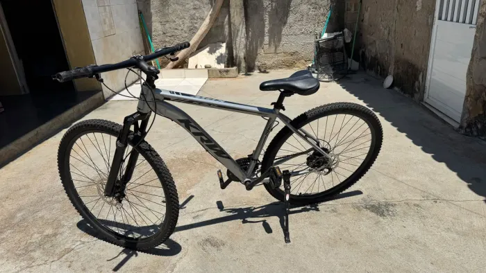 Vende-se bicicleta seminova pouco usada