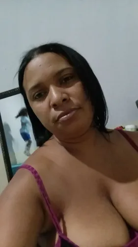 Faço chapinha pintura e alisamento