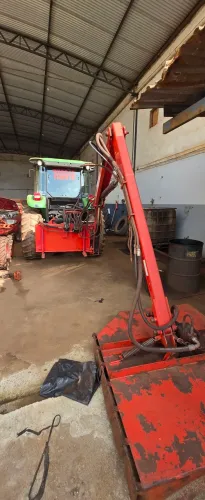 Roçadeira hidráulica articulada 