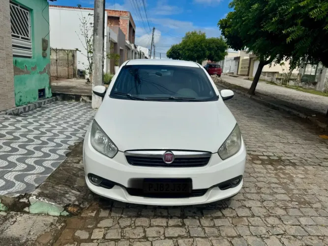 Fiat Grand Siena Essence 1.6 Flex 16V 2015