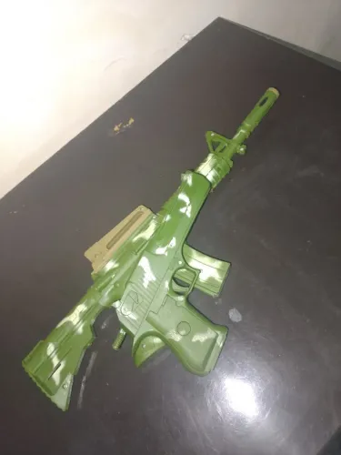 Duas Arminhas de brinquedo
