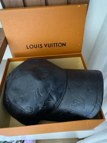 Boné Louis Vuitton Monograma Preto