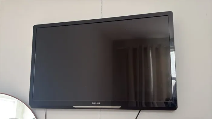 TV Philips 32 Polegadas - Acompanha controle original.