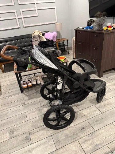 Carrinho de bebê Jeep TurboGlyde Jogging Stroller by Delta Children