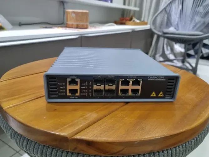 Switch Gerenciável Datacom DmSwitch 2104G2-EDD Series II | Gigabit + SFP |Excelente Estado