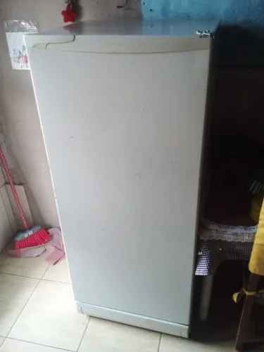 Geladeira ( funcionando perfeitamente) frete grátis