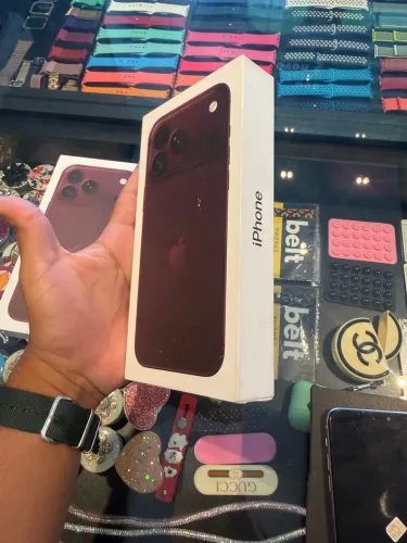 Iphone 18 pro max 256g bordo  LACRADO