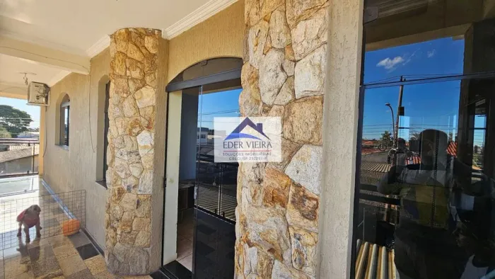 Casa com 3 Quarto(s) e 2 banheiro(s) para Alugar, 221 m² por R$ 11150 / Mês