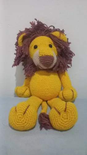 Leão de amigurumi R$120