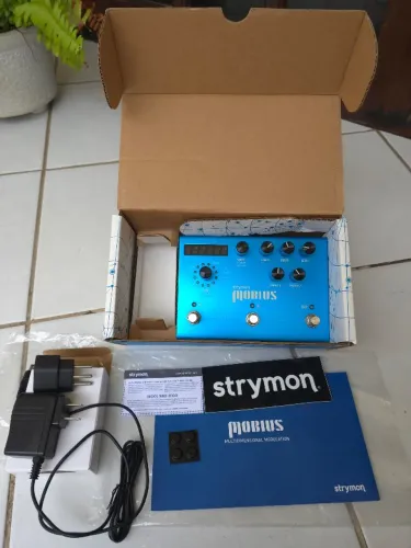Pedal Multiefeitos Strymon Mobius 