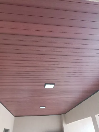 Montagem de forro pvc colorido