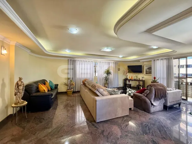 Apartamento à Venda com 06 Quartos no Centro de Divinópolis MG.