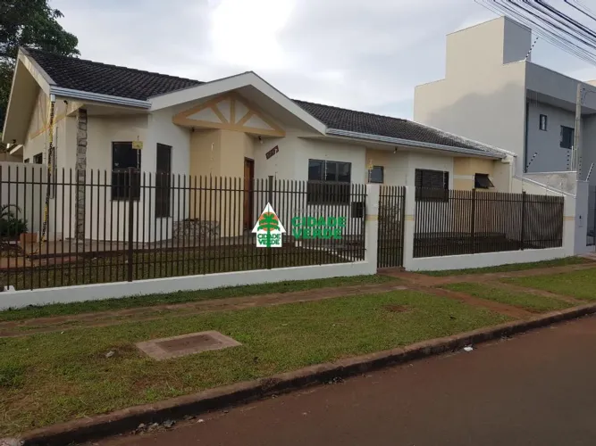 Casa à venda e para alugar em Maringá, Jardim Iguaçu, com 3 quartos, com 162 m²