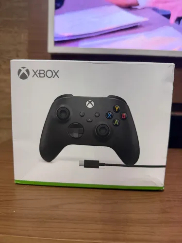 Controle XBOX SÉRIES X/S Com Cabo (NOVO E LACRADO NA CAIXA)