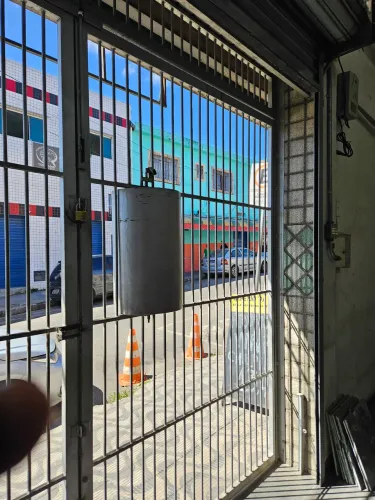 Grade de proteção para comercio com suporte giratório 3m largura 2,61 altura