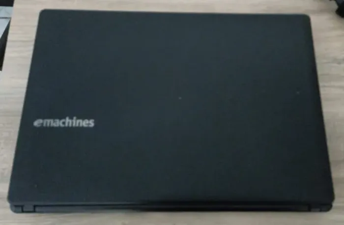 Notebook Acer aspire 4253 com processador AMD-350@1.60ghz