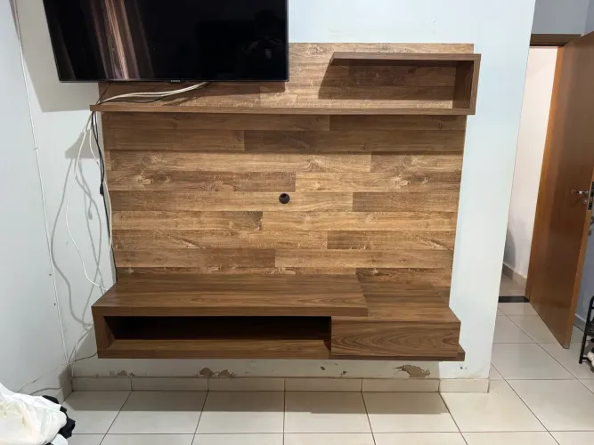 Painel para televisão de madeira pura 