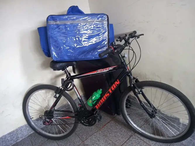 BIKE (BICICLETA COM MARCHA E BAG MOTOBOY E TELEMOVEL PARA CELULAR E CADEADO COM CHAVE)
