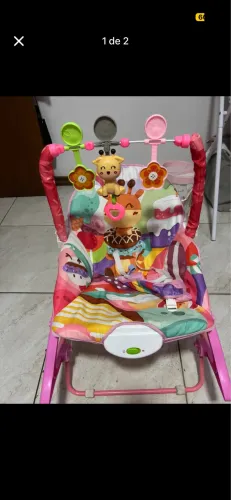 Cadeirinha vibra e toca 