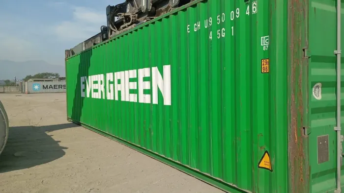 Container em bom estado de uso