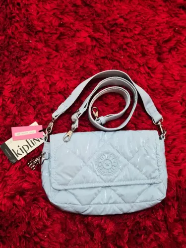? Bolsa Kipling Feminina Azul-Clara - Linda e Elegante!