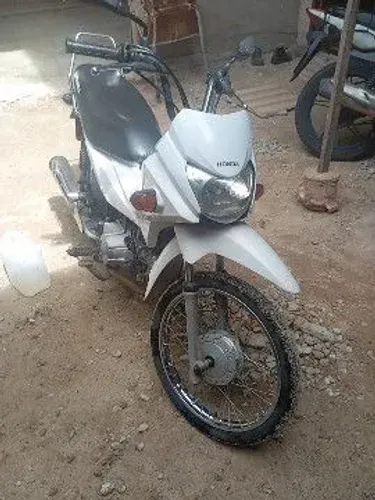 Vendo pop110i moto muito conservada