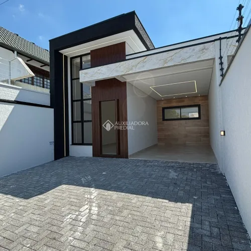 Casa 3 Quartos com Suíte e Churrasqueira no Centro de São José dos Pinhais 170m²