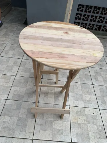 Conjunto Mesa bistrô dobrável com 2 banquetas 