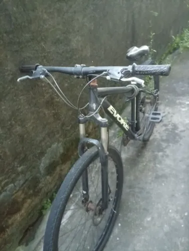 Bike Evoke Aro 29 vendo ou troco por monitor 144 hz ou algo do meu interesse no valor
