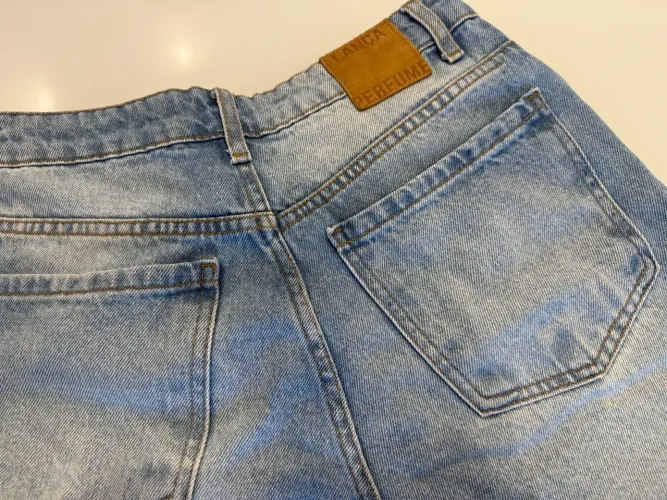 Calça jeans- Lança Perfume 