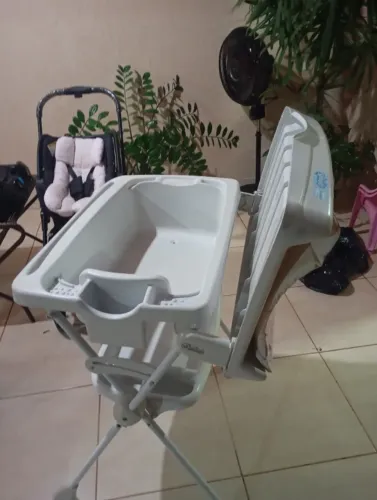 Carrinho bebê, bebê conforto pode ser embutido no carrinho, banheira