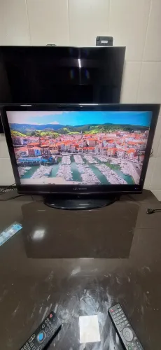 Tv hbuster 42 polegadas não e smartv 