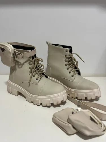Bota/Cuturno