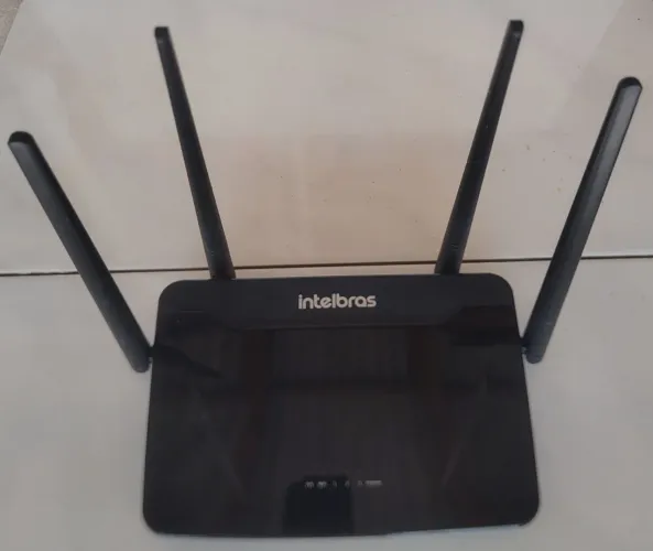 Roteador Intelbras para internet de fibra ótica