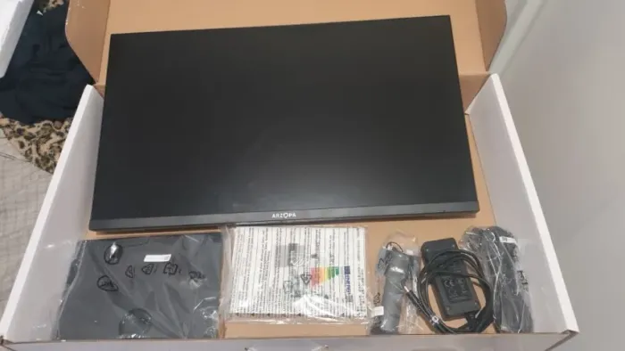 Monitor Arzopa M1RC IPS 27' QHD 180Hz (Com defeito, LEIA A DESCRIÇÃO)