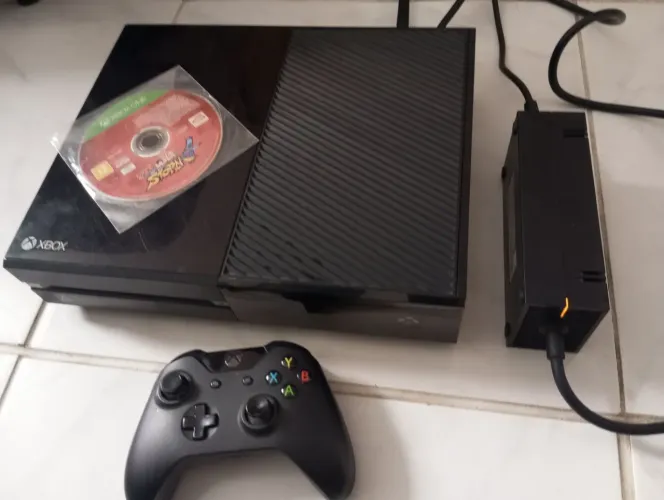Xbox one - videogame com defeito com todos os itens (inclusive controle) - Veja as fotos