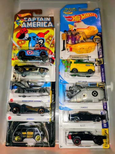 Lote Coleção Hot Wheels & Matchbox (35 Miniaturas) - Temáticos, Muscle Cars e Colecionávei