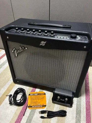 Amplificador Fender Mustang III - 100W