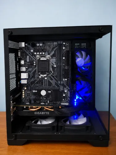 PC Gamer i5 + RTX 2060