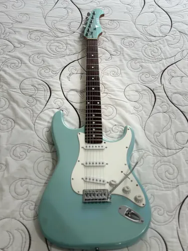 Guitarra Eagle STS 001