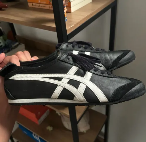 onitsuka tiger preto