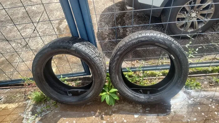 Par de pneus Continental 215/55 R18