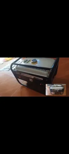 Vendo gerador de energia, pouco usado.