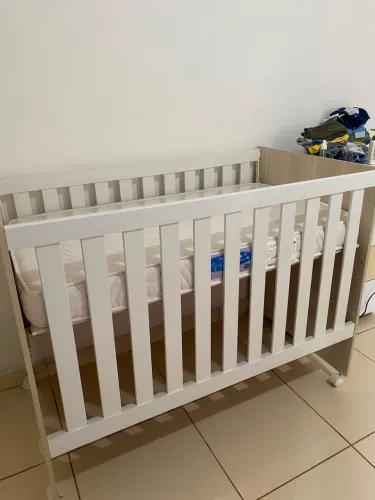 Berço que vira cama