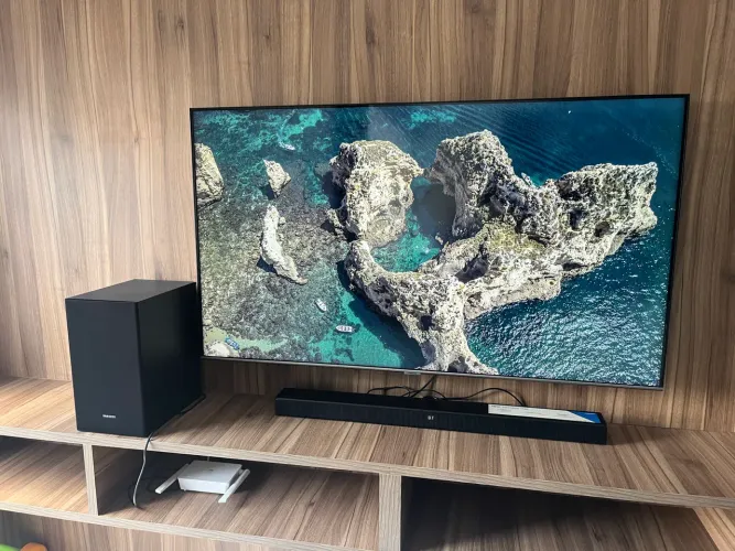 Soundbar Samsung HW-T550 320W + Subwoofer Sem Fio