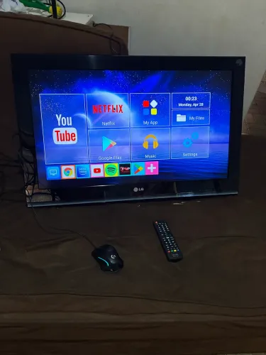 Tv 32 polegadas + smart pendrive ( aceita trocas )