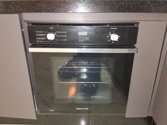 Forno de Embutir Elétrico Brastemp 84 Litros Preto com Convecção e Timer Touch 