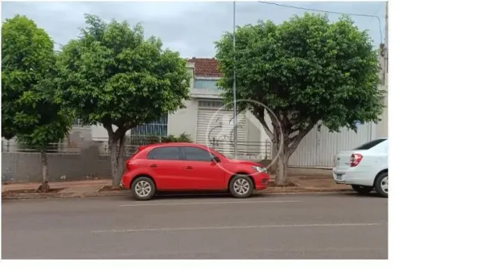 IMÓVEL COMERCIAL AMPLO E BEM LOCALIZADO